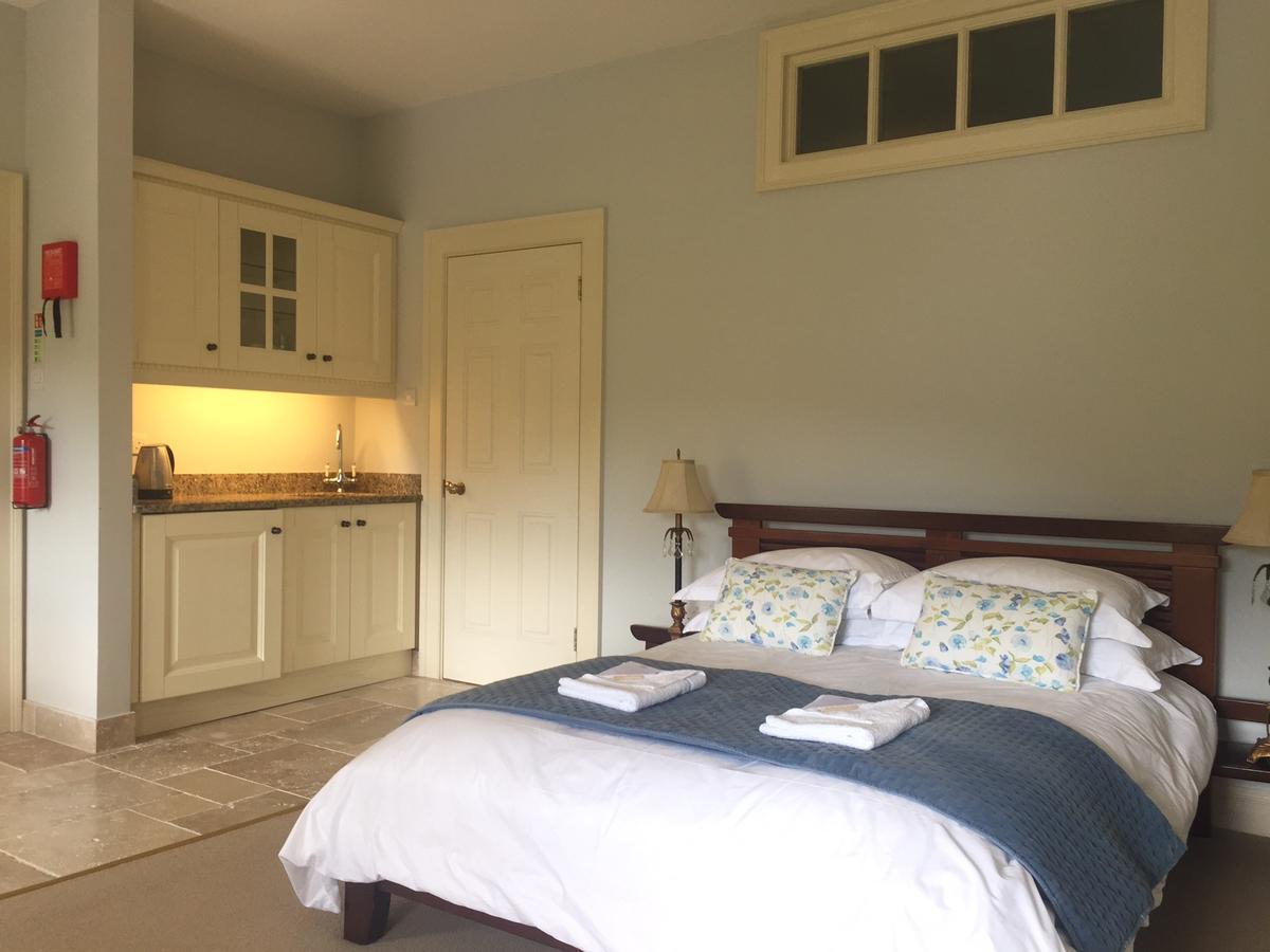 Готель Crosshaven House Екстер'єр фото